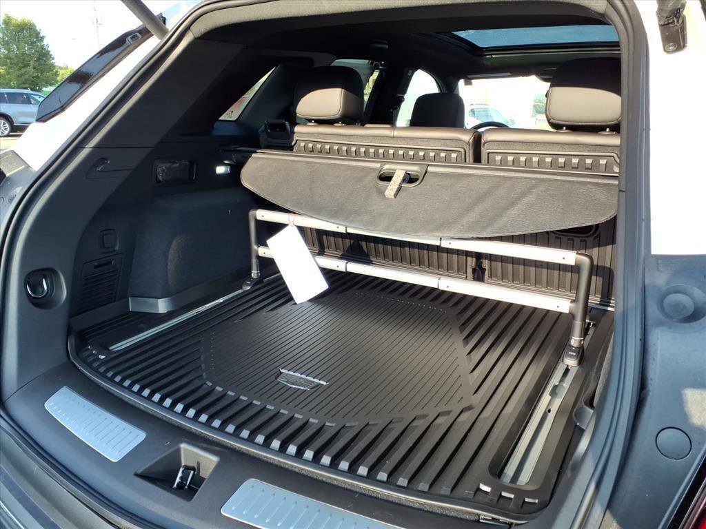 New 2025 Cadillac XT5 Premium Luxury w/ LPO, Floor Liner Package image 11