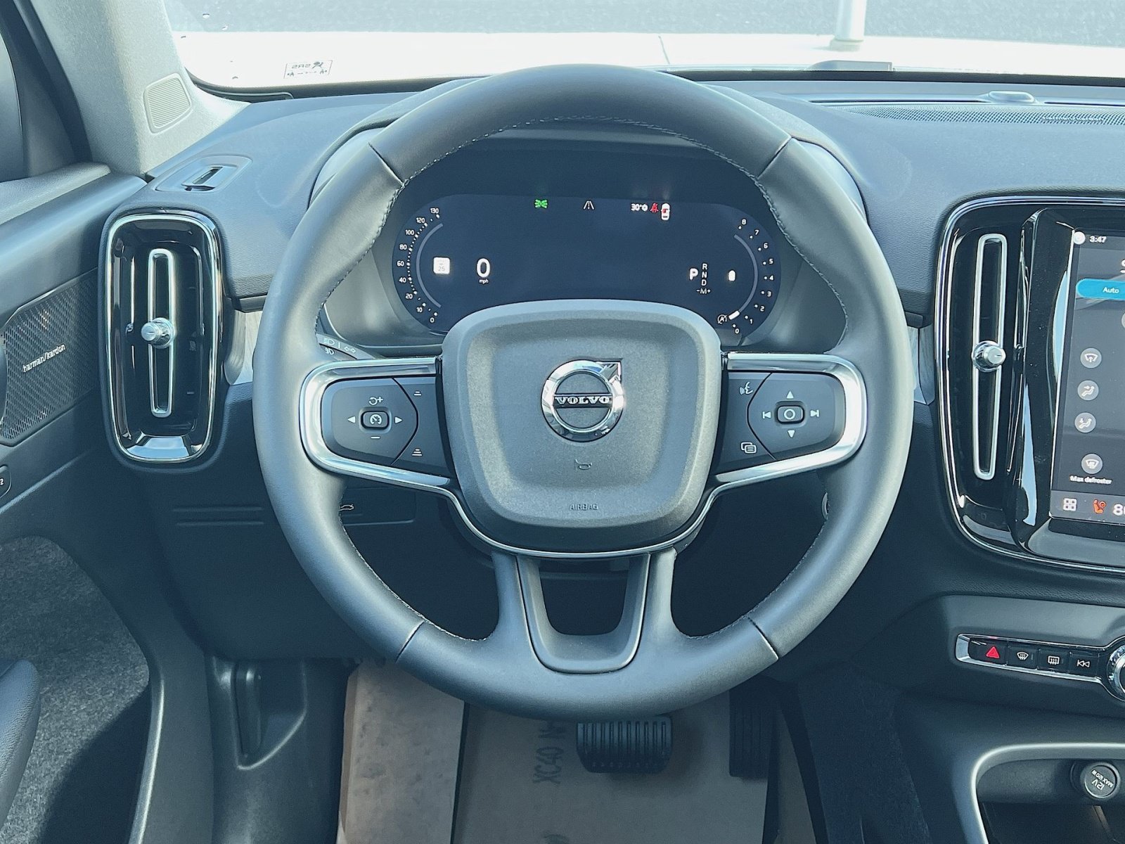 New 2026 Volvo XC40 B5 Ultra w/ Protection Package Premier AWD/4WD image 16
