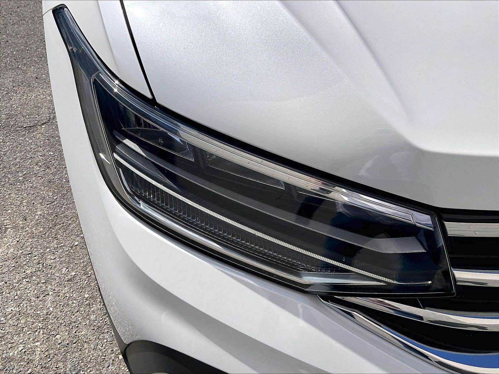 Certified 2023 Volkswagen Tiguan SE FWD image 27