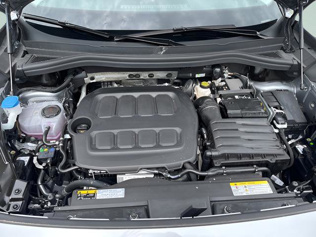 New 2025 Volkswagen Tiguan SE image 26