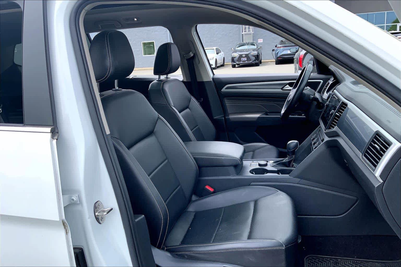 Used 2021 Volkswagen Atlas SE w/ Panoramic Sunroof Package AWD/4WD image 9