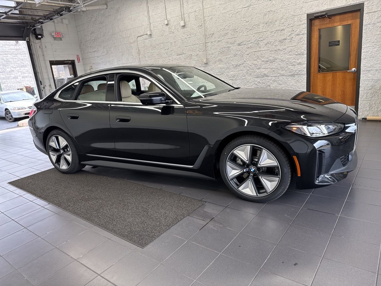 New 2025 BMW i4 xDrive40i