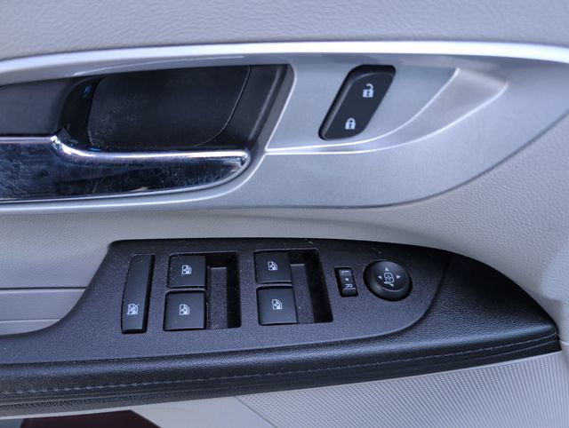 Used 2017 Chevrolet Equinox Premier w/ Enhanced Convenience Package FWD image 13