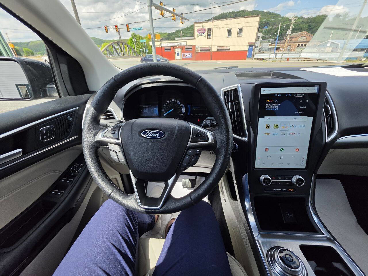 Used 2023 Ford Edge Titanium AWD/4WD image 25