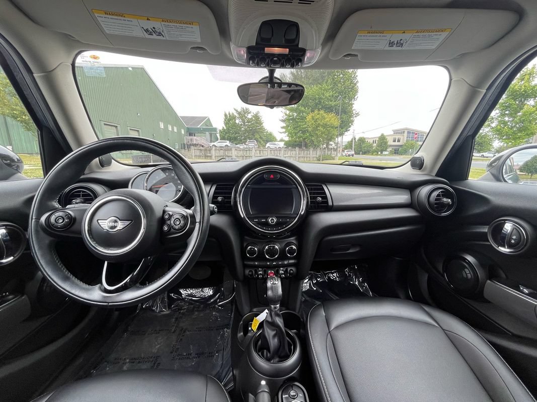 Used 2017 MINI Cooper 4-Door Hardtop FWD image 15