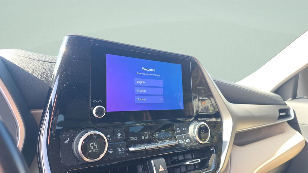 Used 2023 Toyota Highlander XLE image 22