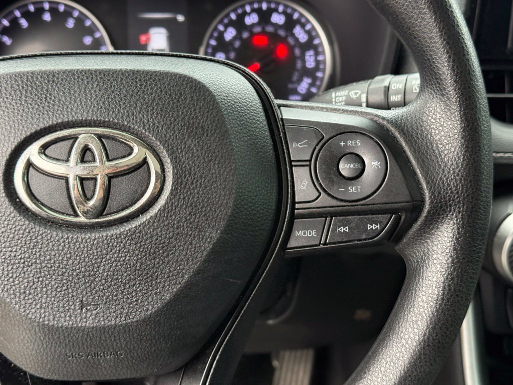 Used 2022 Toyota RAV4 XLE w/ Convenience Package FWD image 16