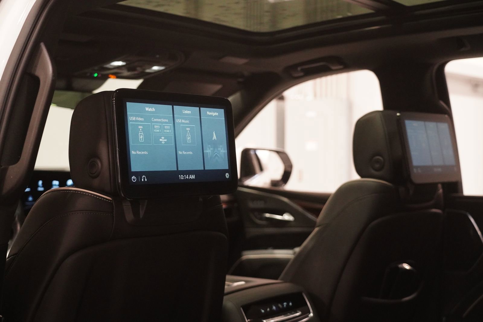 Used 2021 Cadillac Escalade ESV Premium Luxury w/ Driver Assist Tech Package image 15