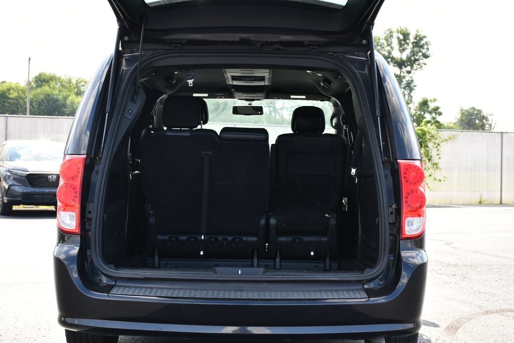 Used 2016 Dodge Grand Caravan SXT FWD image 24