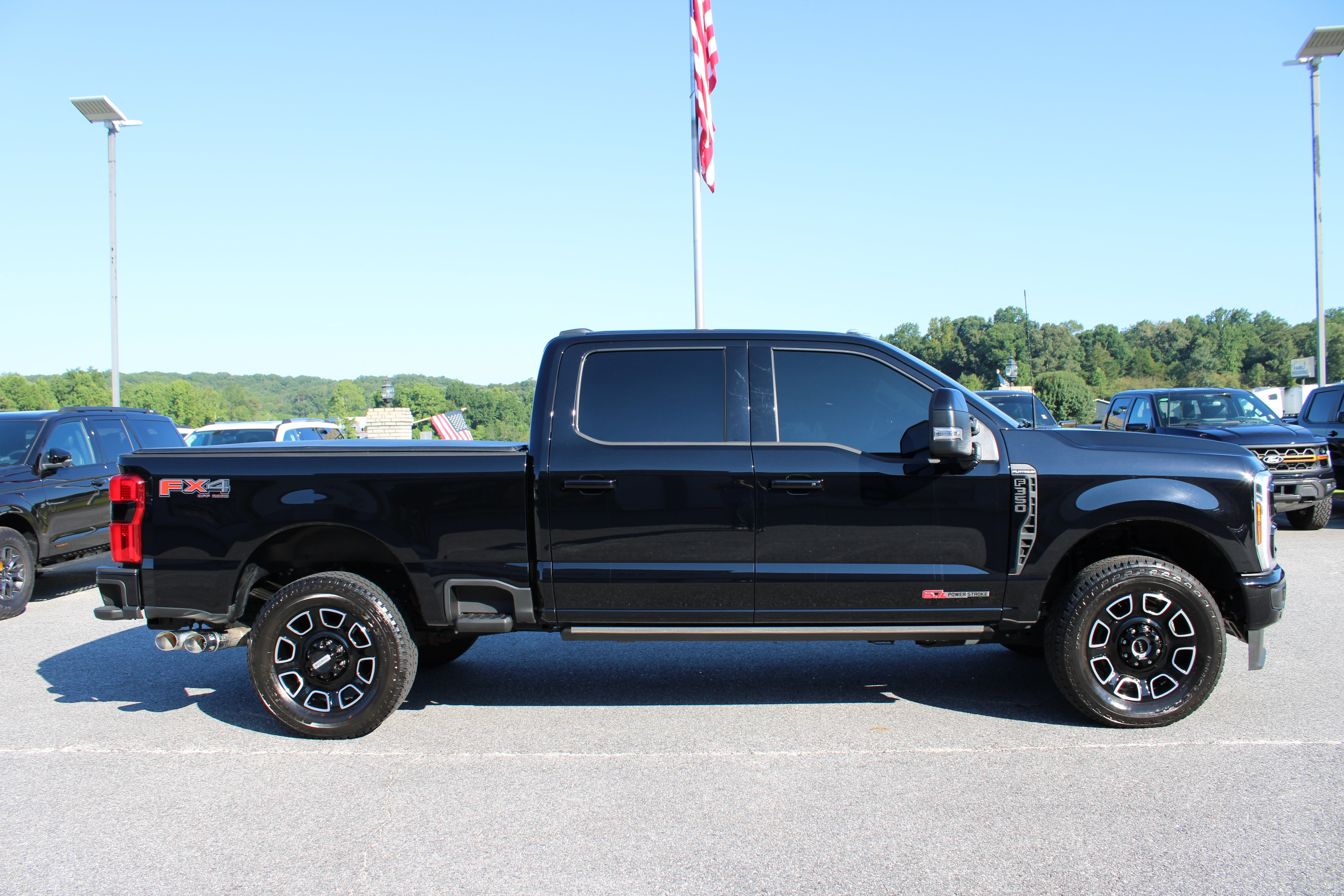 Used 2025 Ford F350 Platinum AWD/4WD image 5