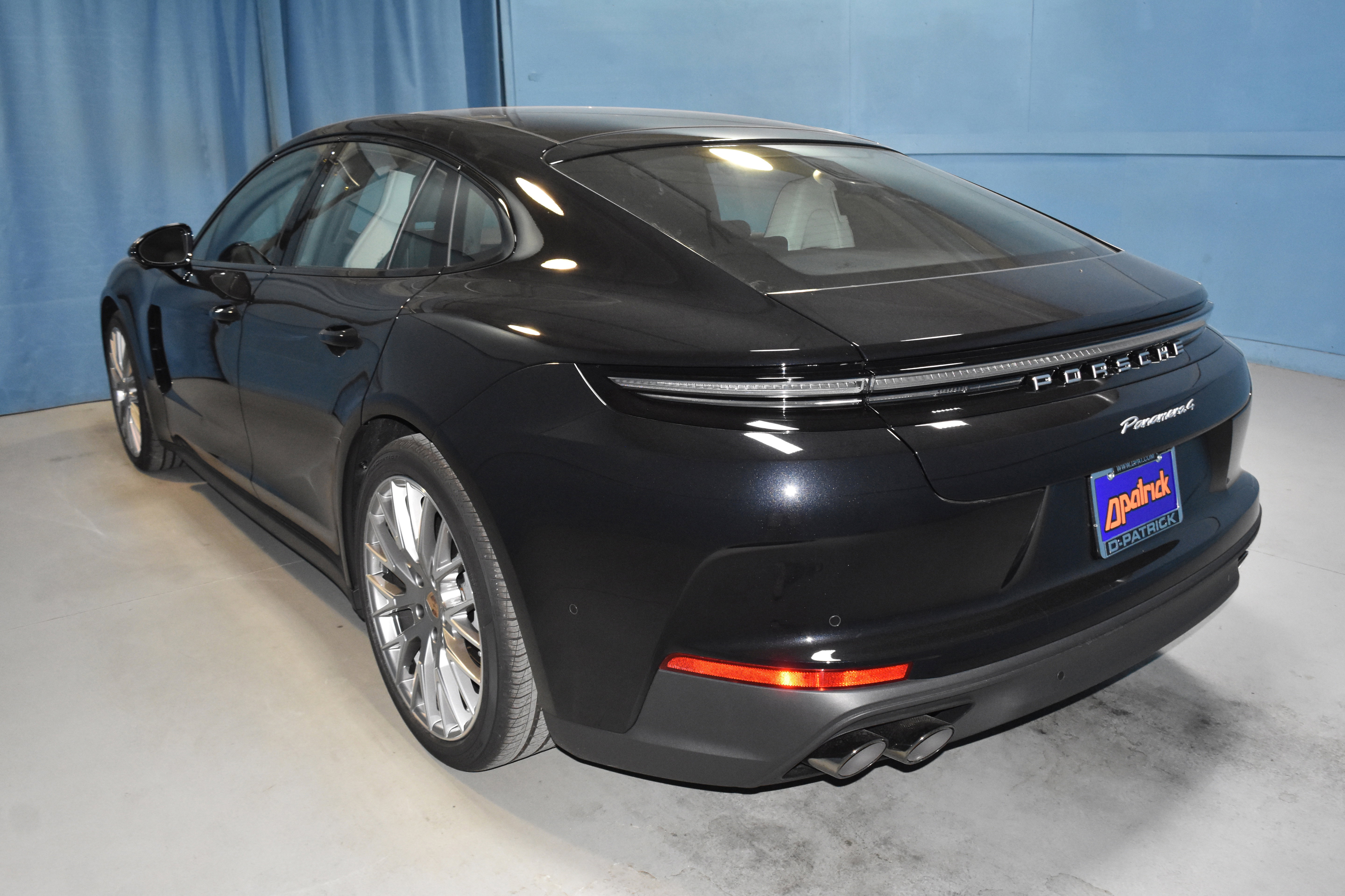 New 2025 Porsche Panamera 4 image 3