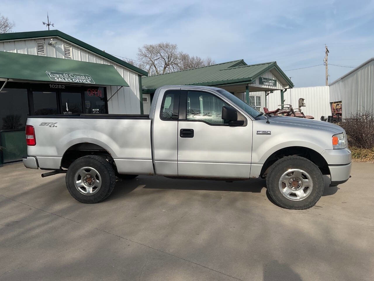 Used 2006 Ford F150 STX image 2