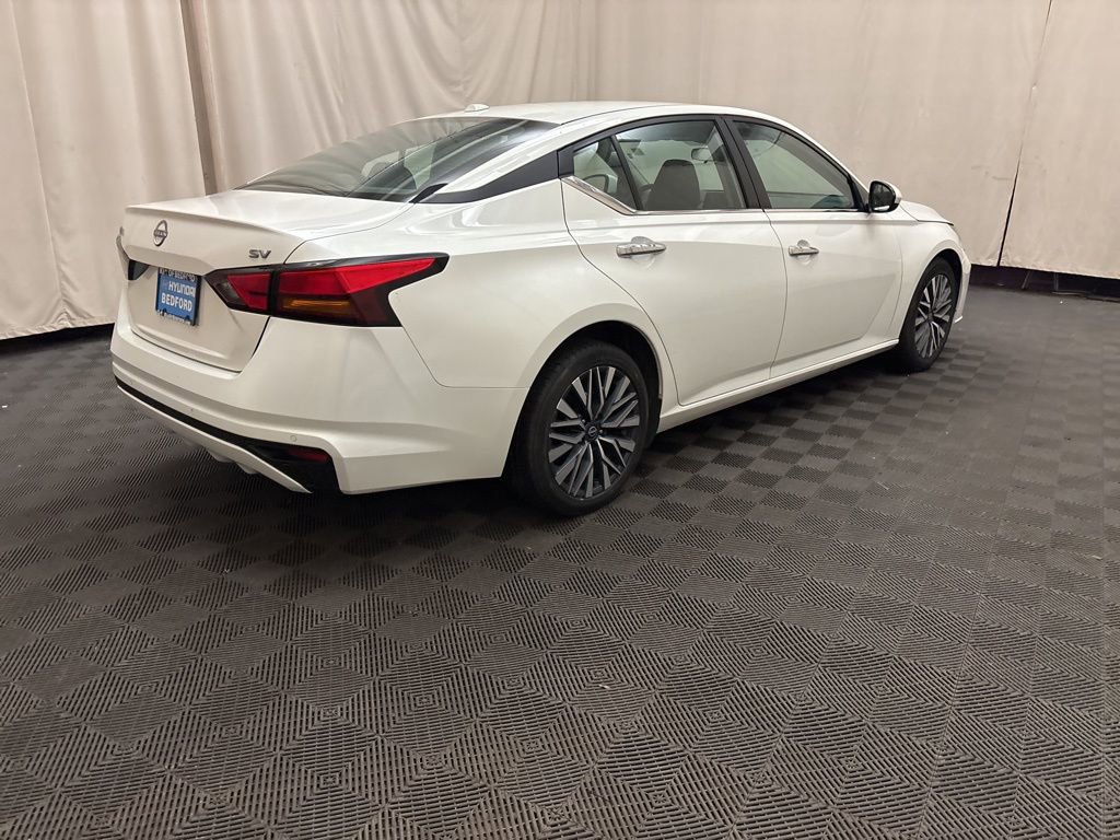 Used 2023 Nissan Altima 2.5 SV image 5
