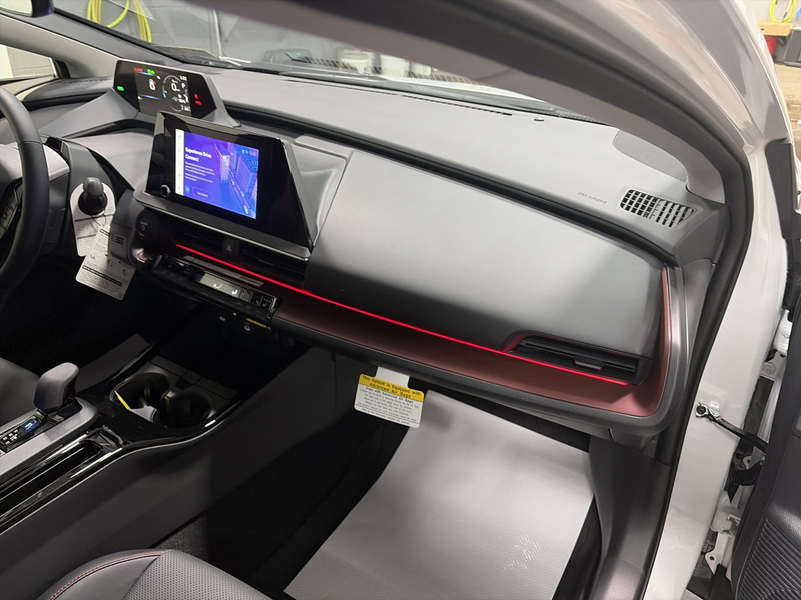 New 2026 Toyota Prius Plug-In Hybrid FWD image 32