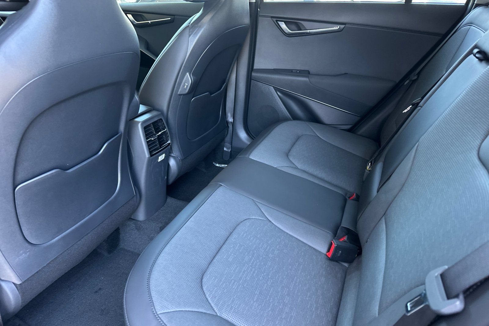 New 2026 Kia Niro FWD image 12