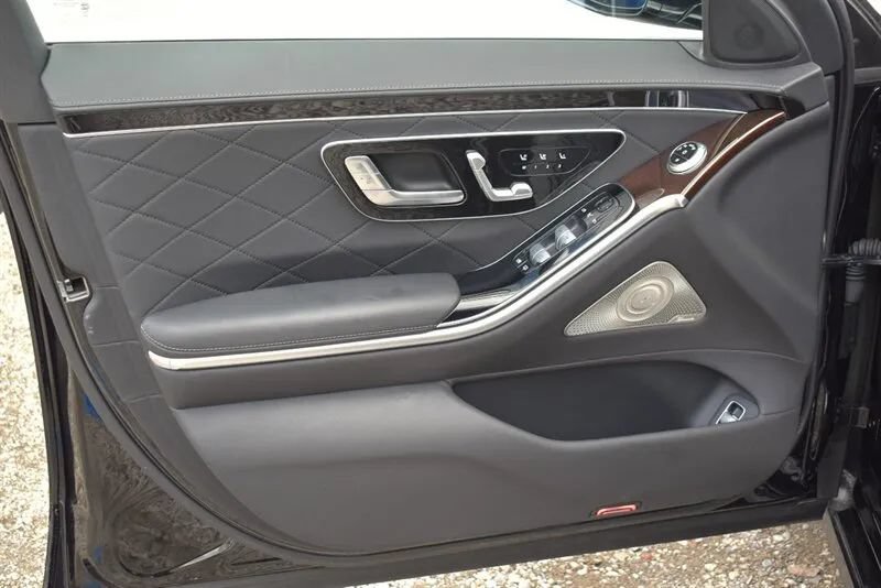 Used 2024 Mercedes-Benz S 500 4MATIC image 18