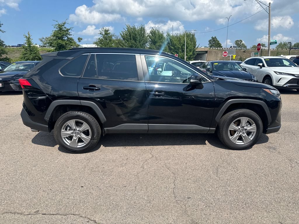 Used 2025 Toyota RAV4 XLE AWD/4WD image 9