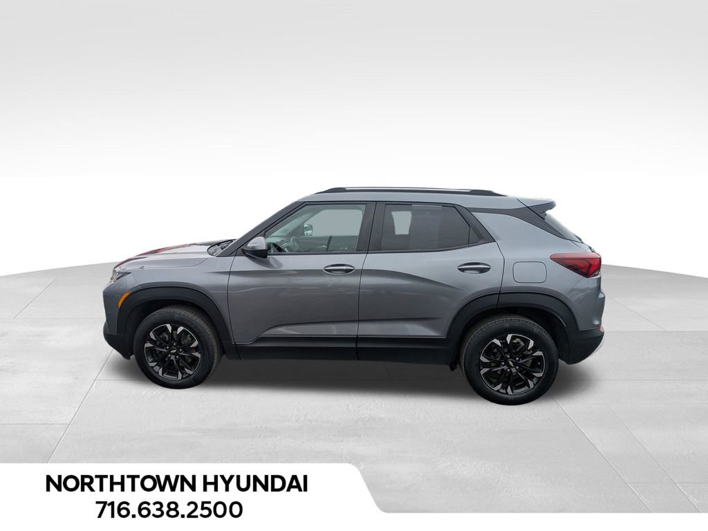 Used 2022 Chevrolet TrailBlazer LT image 2