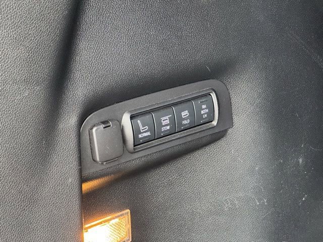 Used 2016 Ford Explorer Limited image 21