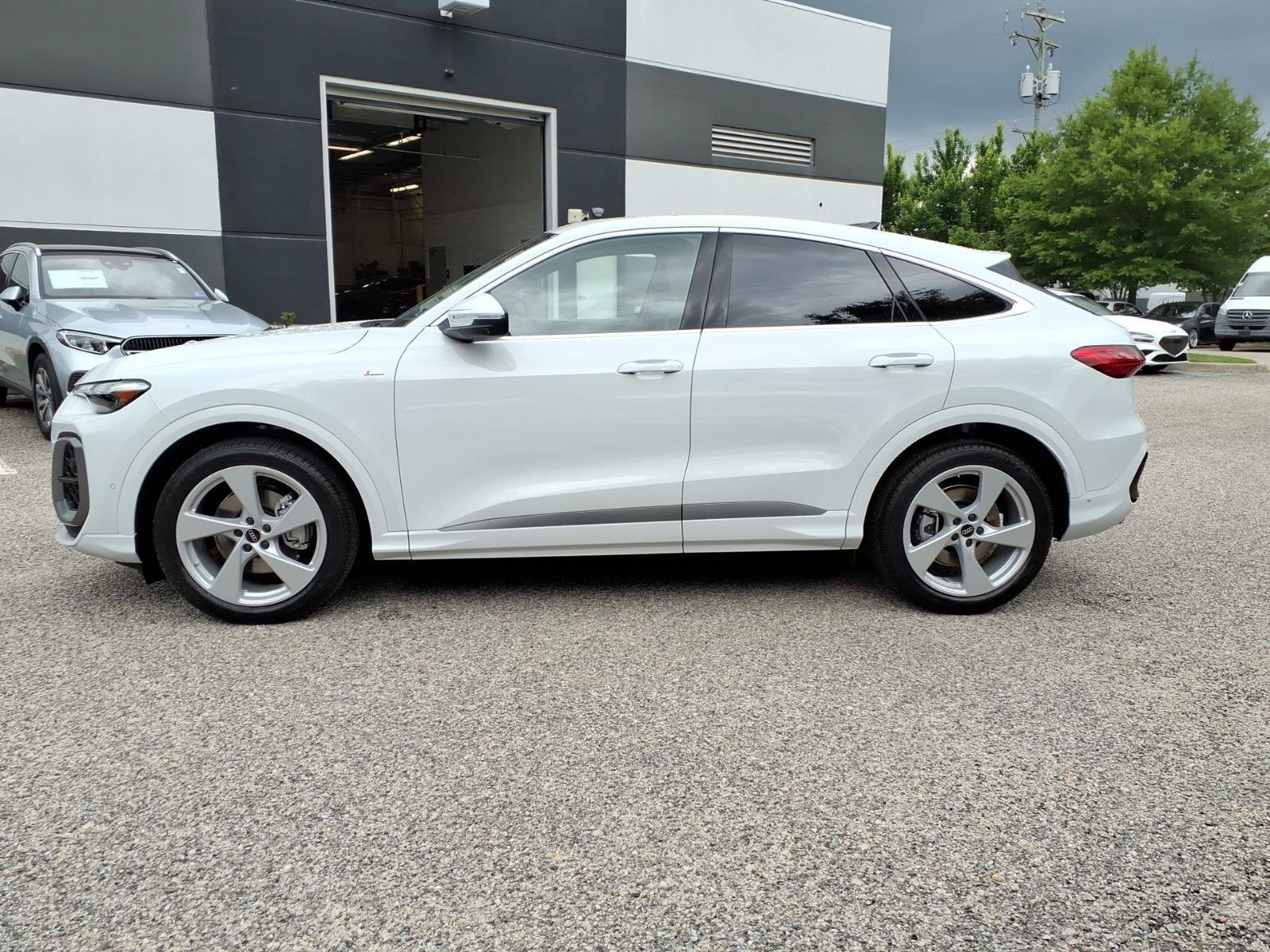 New 2026 Audi Q5 Prestige AWD/4WD image 9