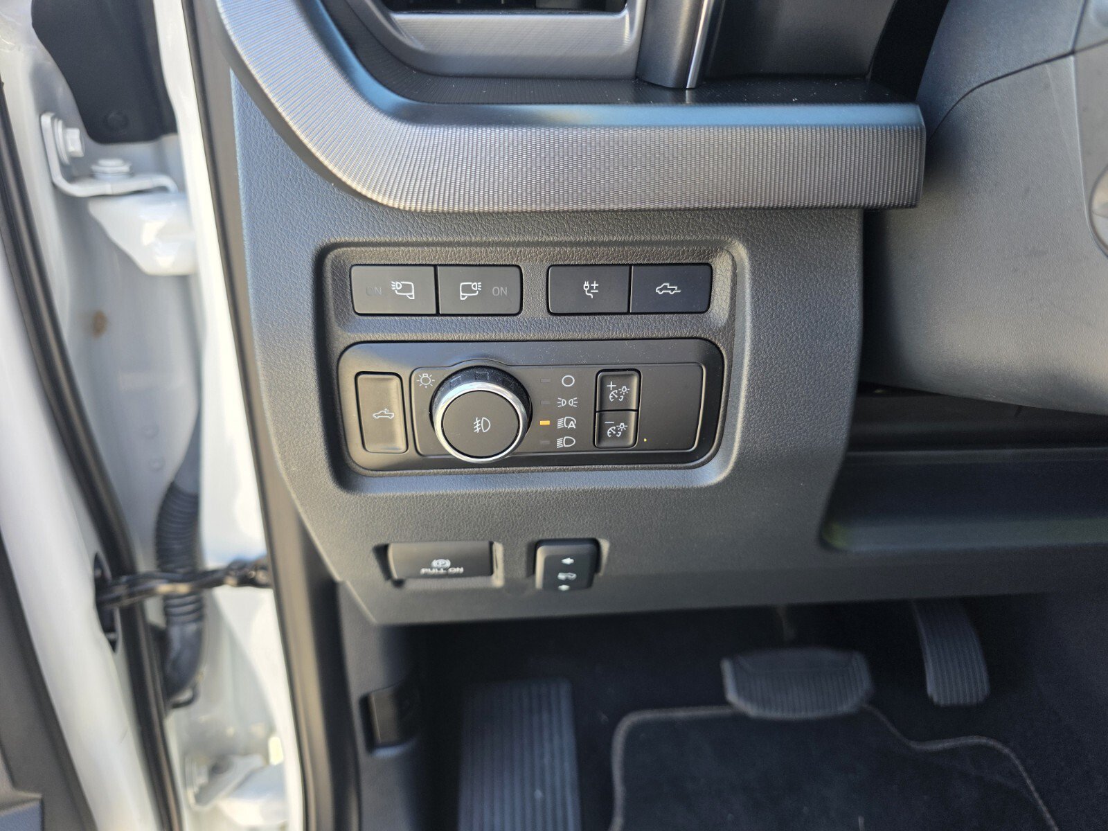 Used 2024 Ford F250 Platinum AWD/4WD image 23