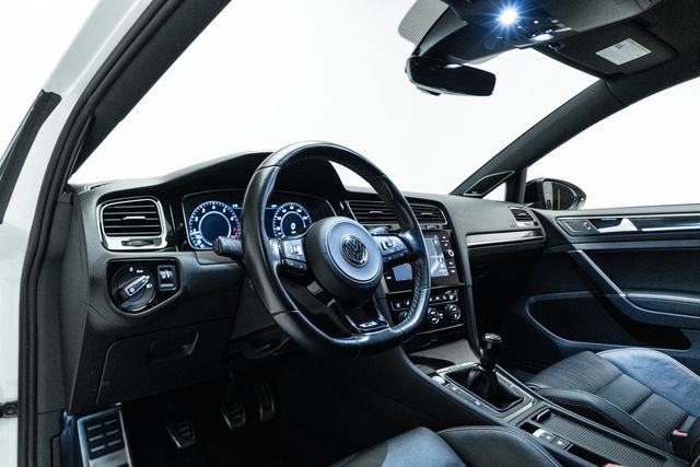 Used 2018 Volkswagen Golf R 4-Door image 23