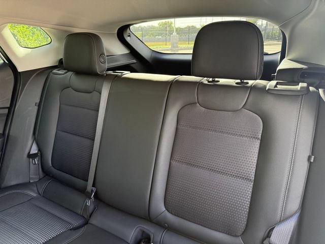 Used 2025 Chevrolet Trax LT FWD image 27