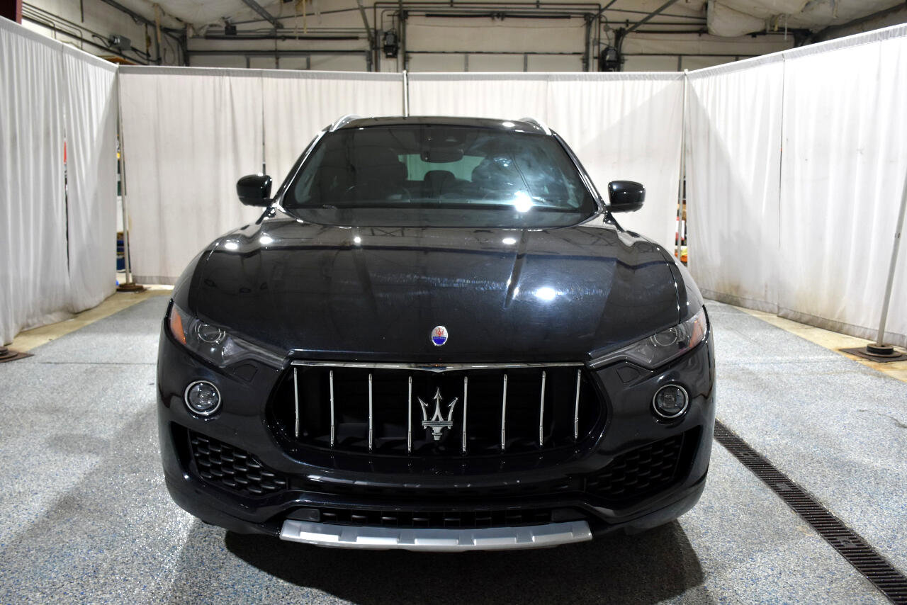 Used 2017 Maserati Levante w/ Luxury Package image 2