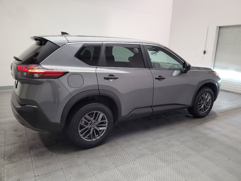 Used 2023 Nissan Rogue S AWD/4WD image 10
