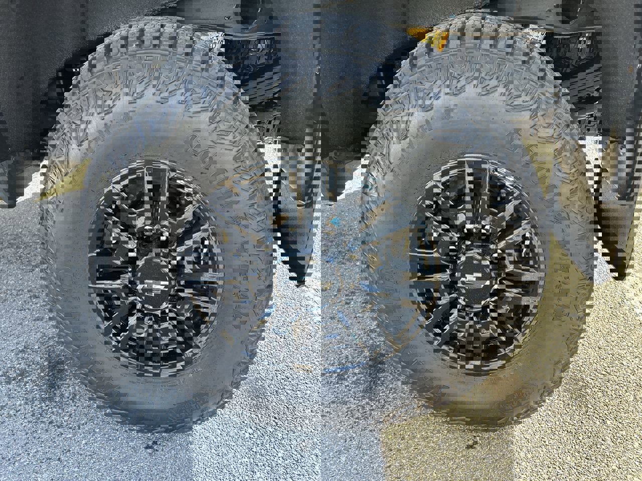 Used 2024 Chevrolet Silverado 2500 ZR2 w/ Snow Plow Prep/Camper Package image 10