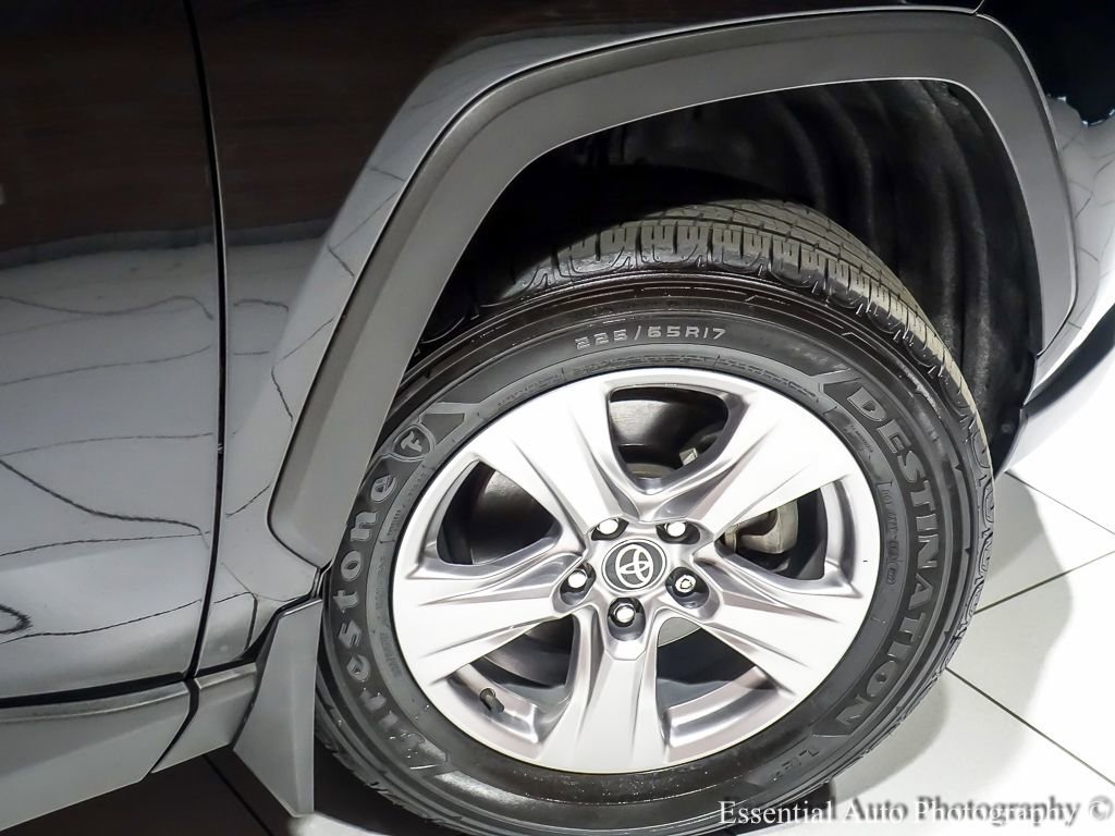 Used 2022 Toyota RAV4 XLE w/ Convenience Package image 12