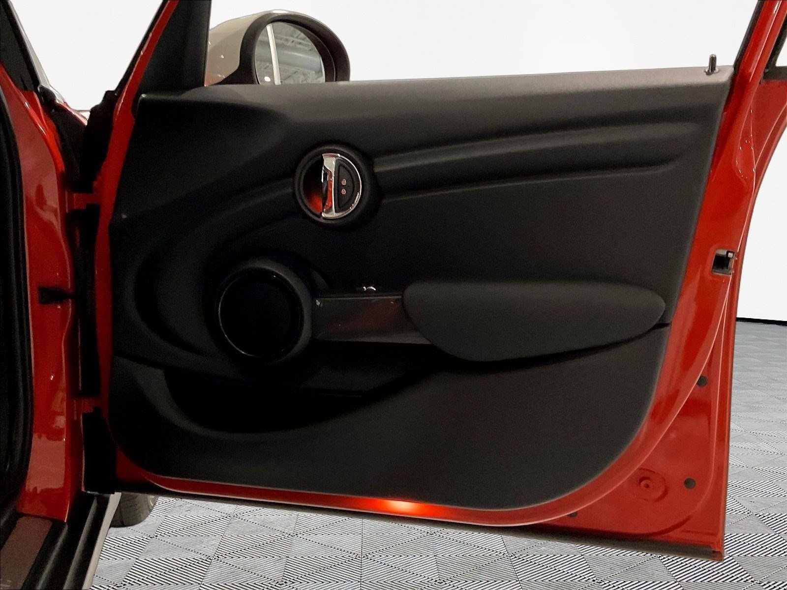Used 2021 MINI Cooper 4-Door Hardtop FWD image 27