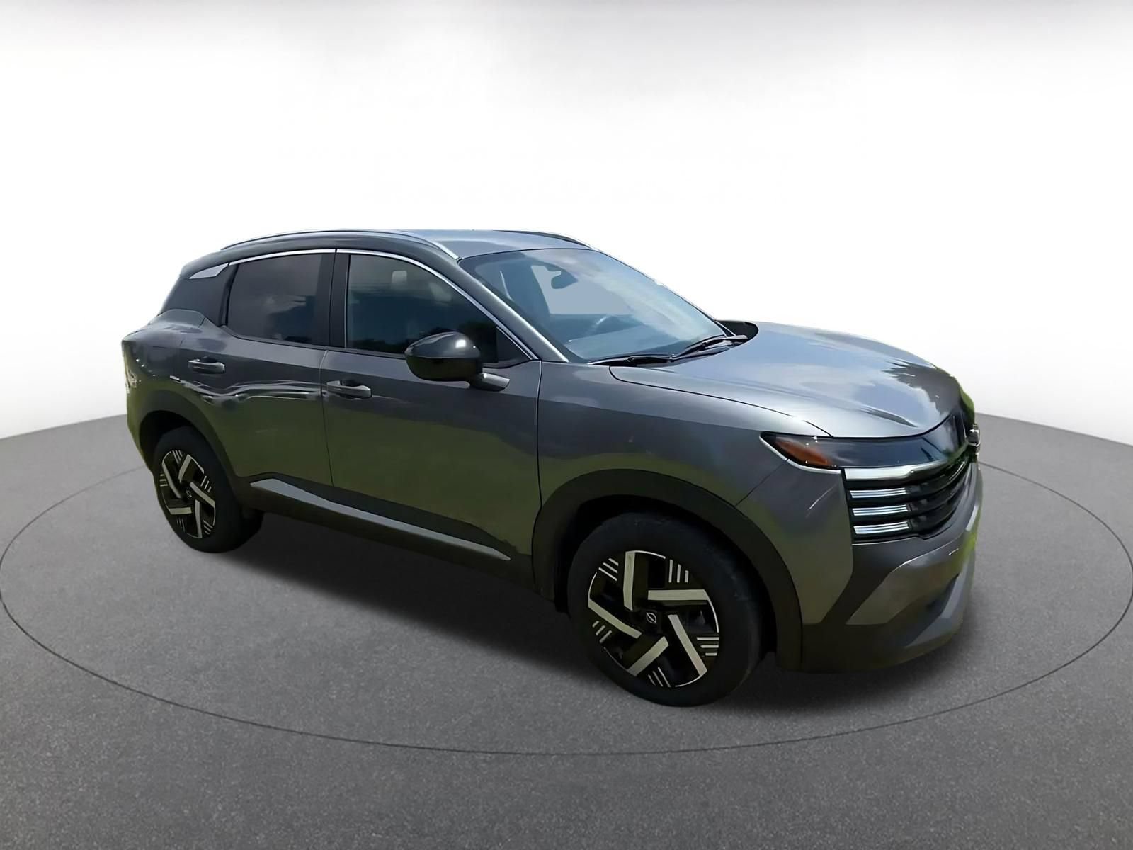 Used 2026 Nissan Kicks SV w/ Cold Weather Package FWD image 2