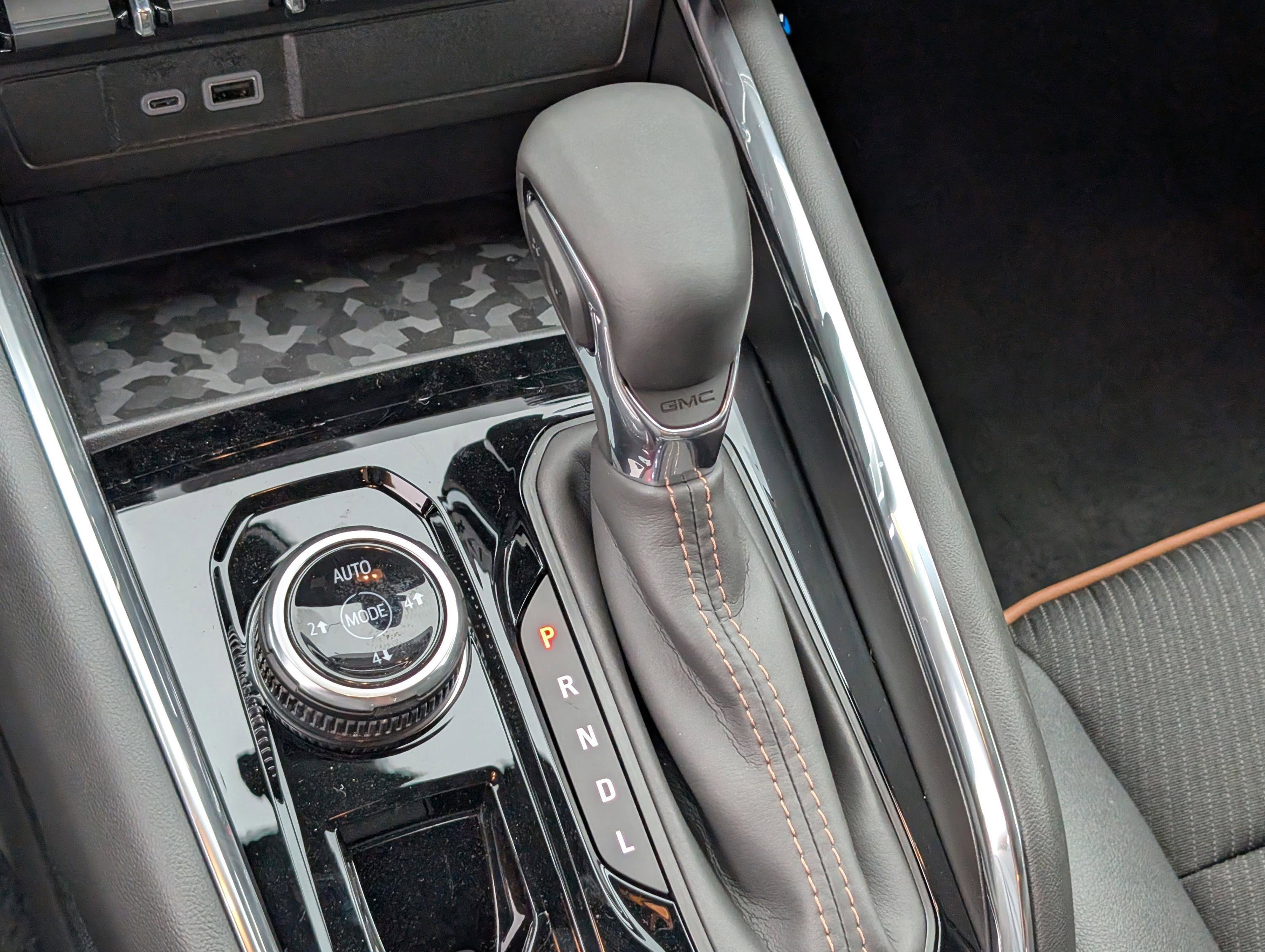 New 2026 GMC Canyon AT4 w/ Off-Road Front Bumper Package image 28