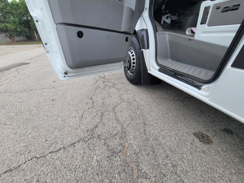 Used 2017 Freightliner Sprinter 3500 RWD image 50