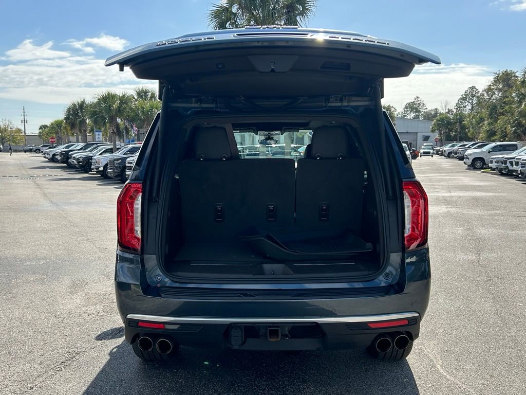 Used 2021 GMC Yukon Denali w/ Denali Premium Package image 11