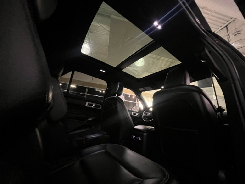 Used 2020 Ford Explorer XLT w/ Equipment Group 202A image 9