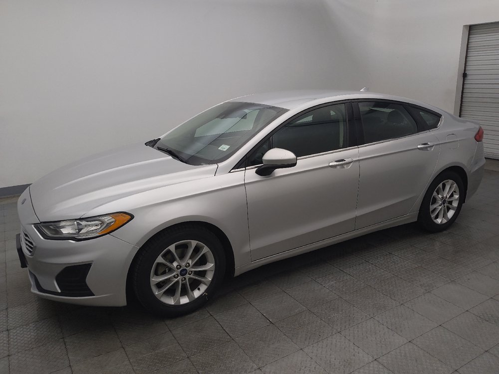 Used 2019 Ford Fusion SE FWD image 2