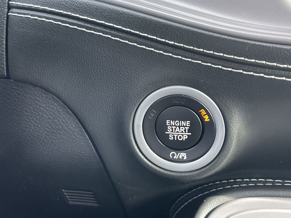 Used 2023 Dodge Challenger R/T w/ Plus Package image 17