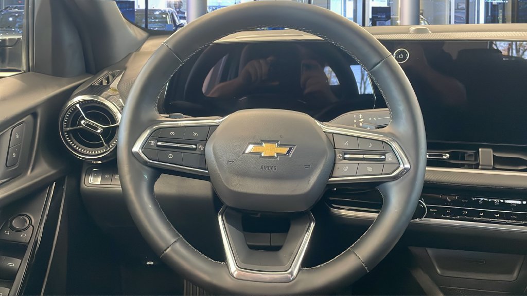 Used 2026 Chevrolet Equinox LT w/ Convenience Package II FWD image 22