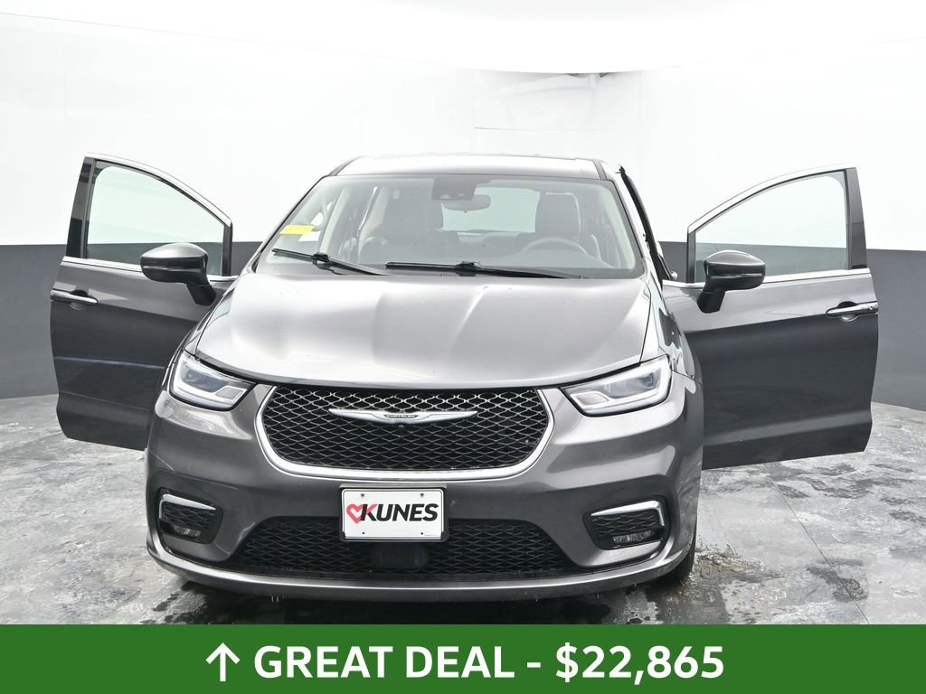 Used 2023 Chrysler Pacifica Touring-L image 77