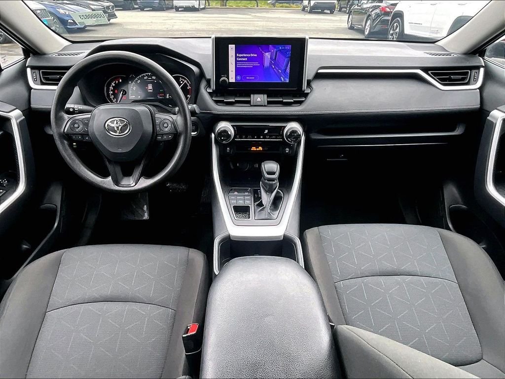 Used 2025 Toyota RAV4 XLE AWD/4WD image 21