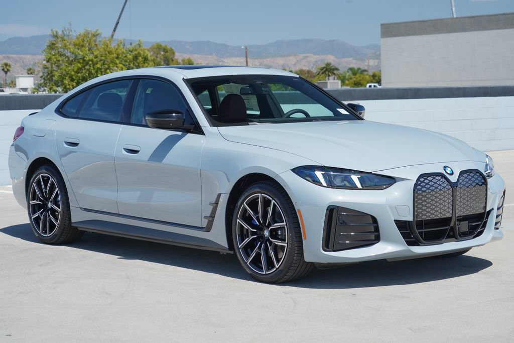 New 2026 BMW i4 xDrive40i w/ M Sport Package AWD/4WD image 3