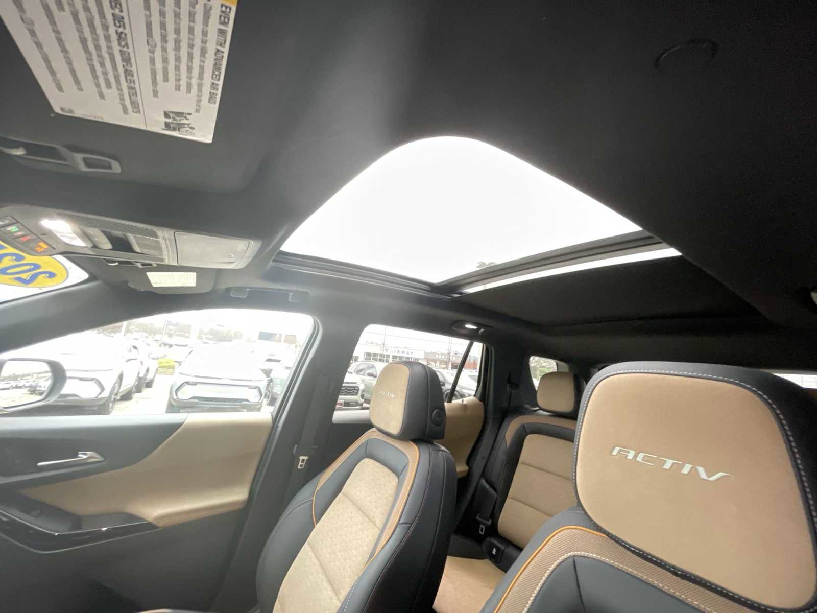 Used 2025 Chevrolet Equinox ACTIV w/ Safety and Technology Package image 18