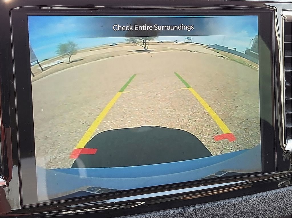 Used 2024 Chrysler Pacifica Touring-L image 26