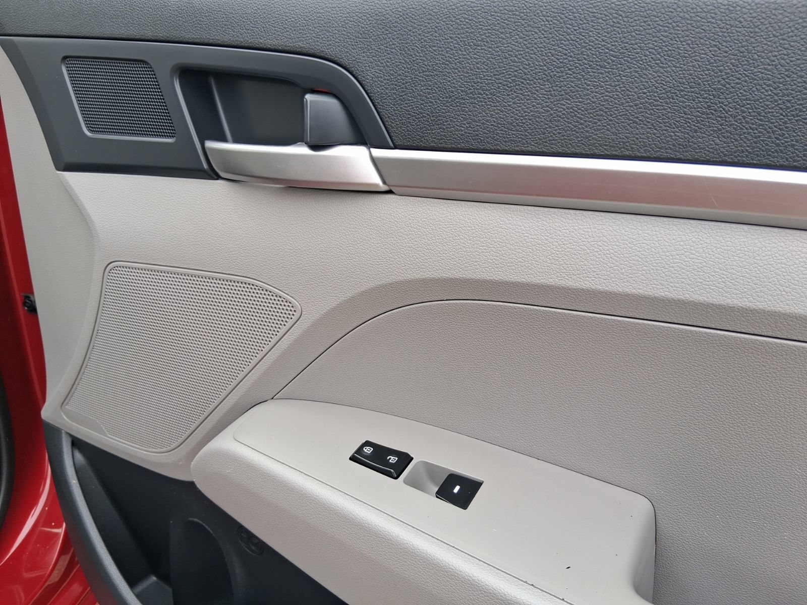 Used 2020 Hyundai Elantra SE FWD image 16