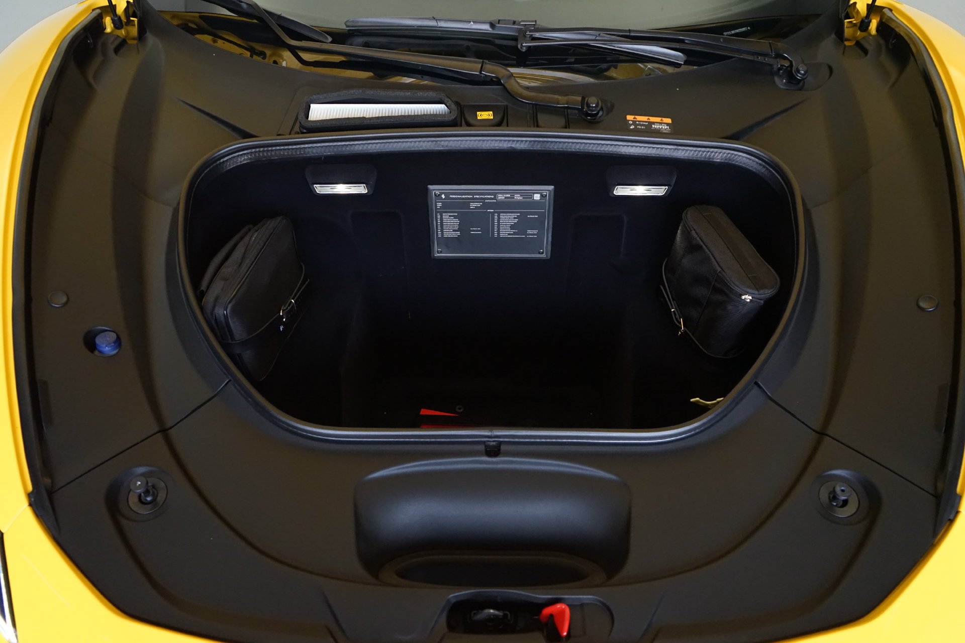 Used 2022 Ferrari F8 Tributo RWD image 31