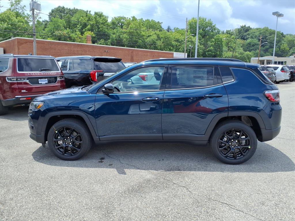 New 2026 Jeep Compass Latitude AWD/4WD image 7