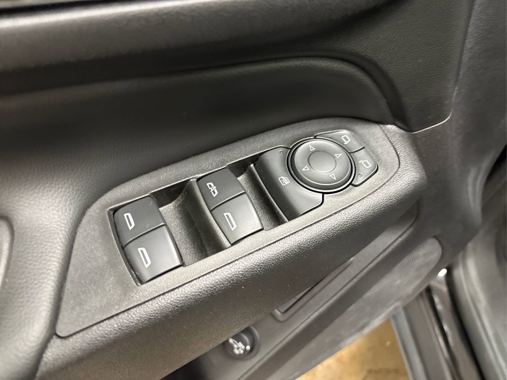 Used 2020 Chevrolet Equinox LT w/ Midnight Edition image 36
