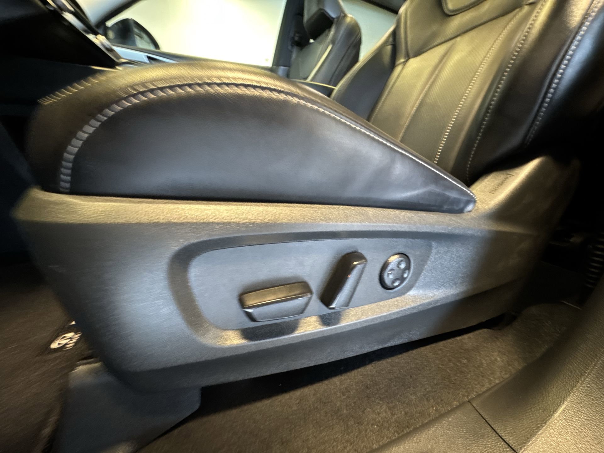 Certified 2023 INFINITI QX60 Luxe w/ Cargo Package AWD/4WD image 11